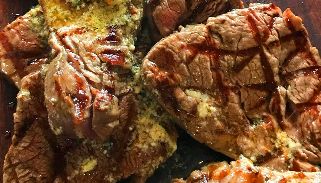Steakhouse Kültürü: Et Tutkunlarının Vazgeçilmez Durağı